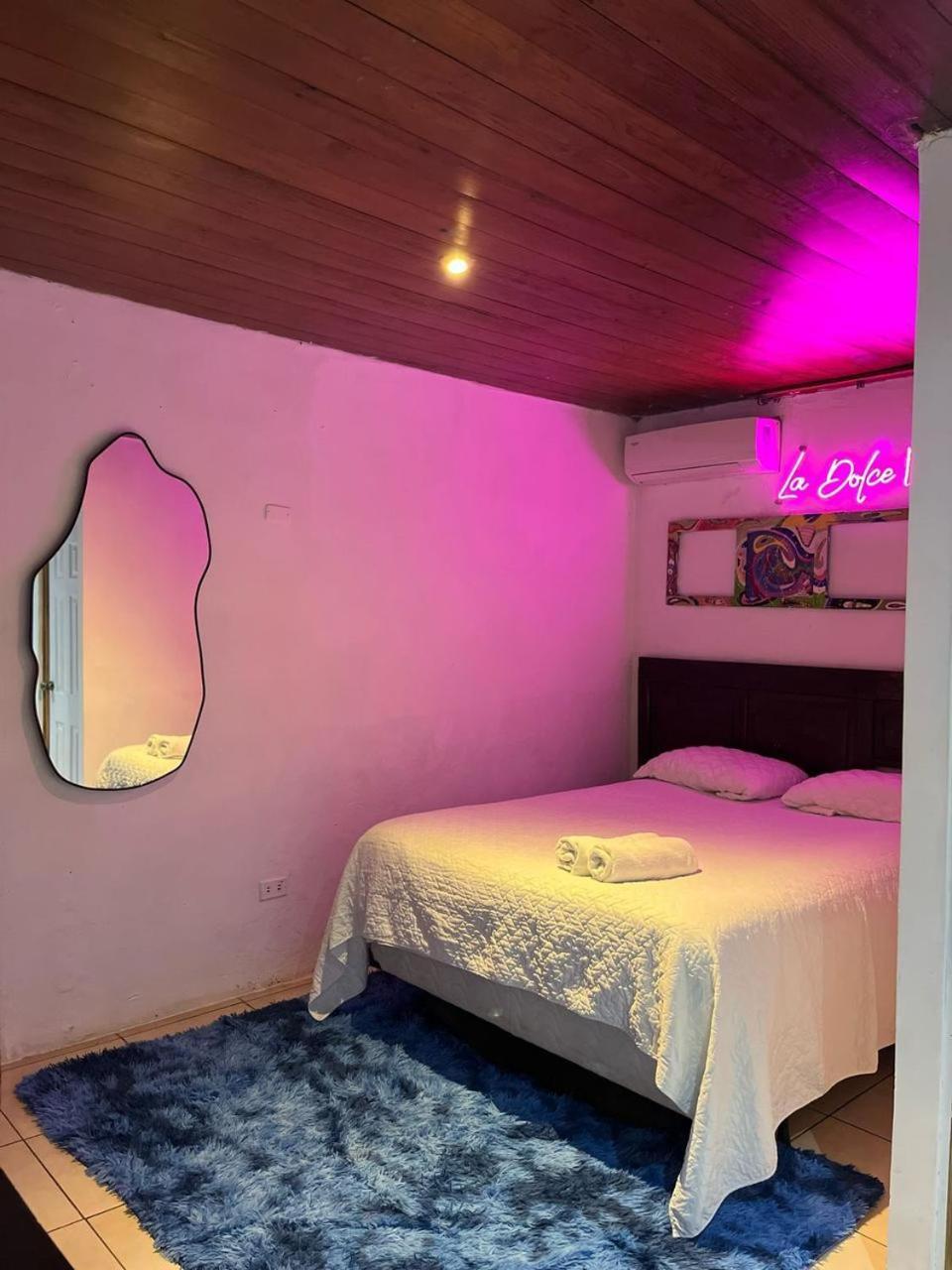 Villa Napoli Santa Ana Dış mekan fotoğraf